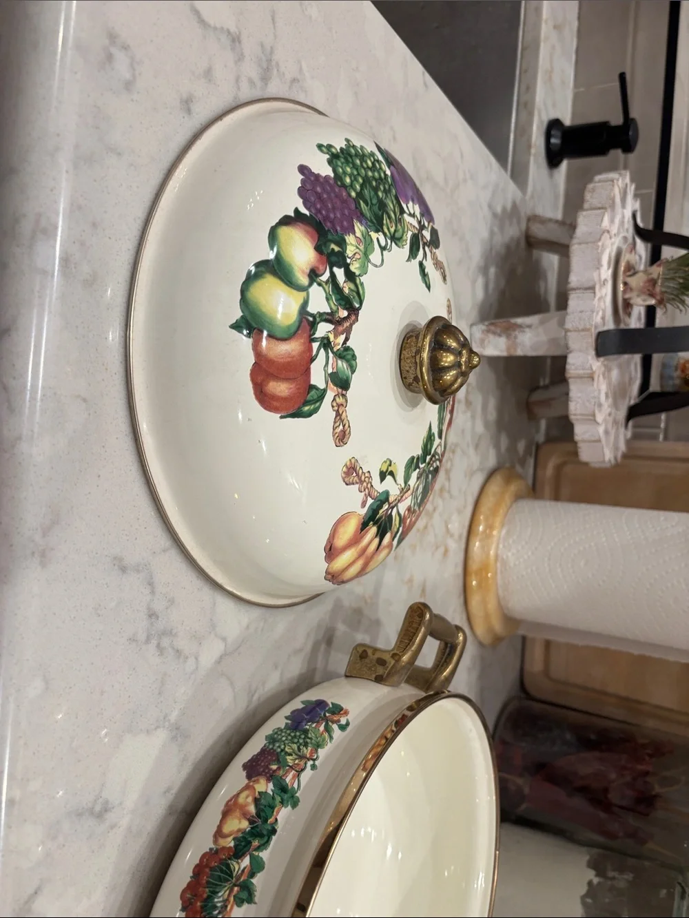 Vintage Tabletops “Kensington Garden Skillet/brass details
